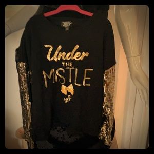 Jojo top black and gold tones shine stunning!